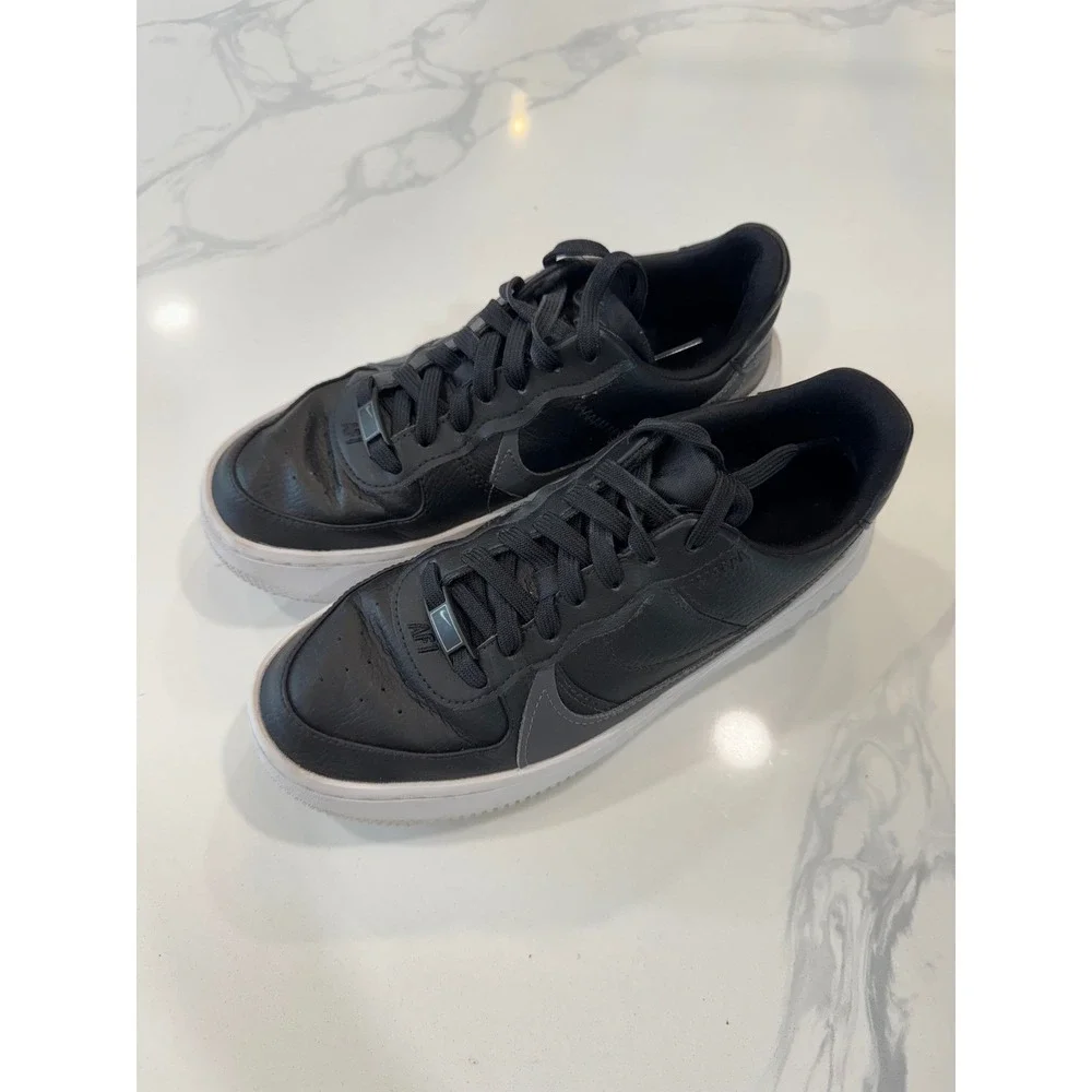 Nike Air Force 1 Platform Sneakers Size 7 Black Women's AF1 DJ9946 001